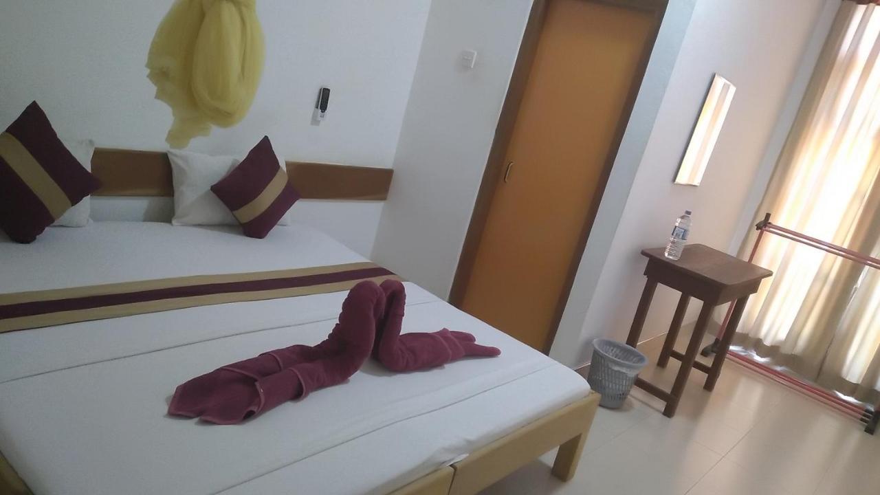Treasure House Tourist Rest Hotel Anuradhapura Buitenkant foto