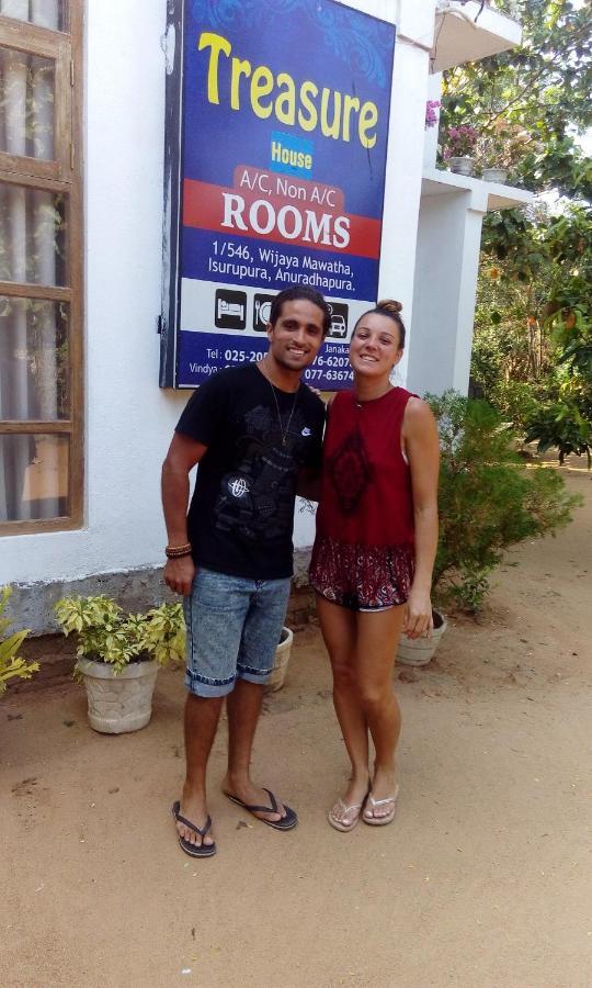 Treasure House Tourist Rest Hotel Anuradhapura Buitenkant foto