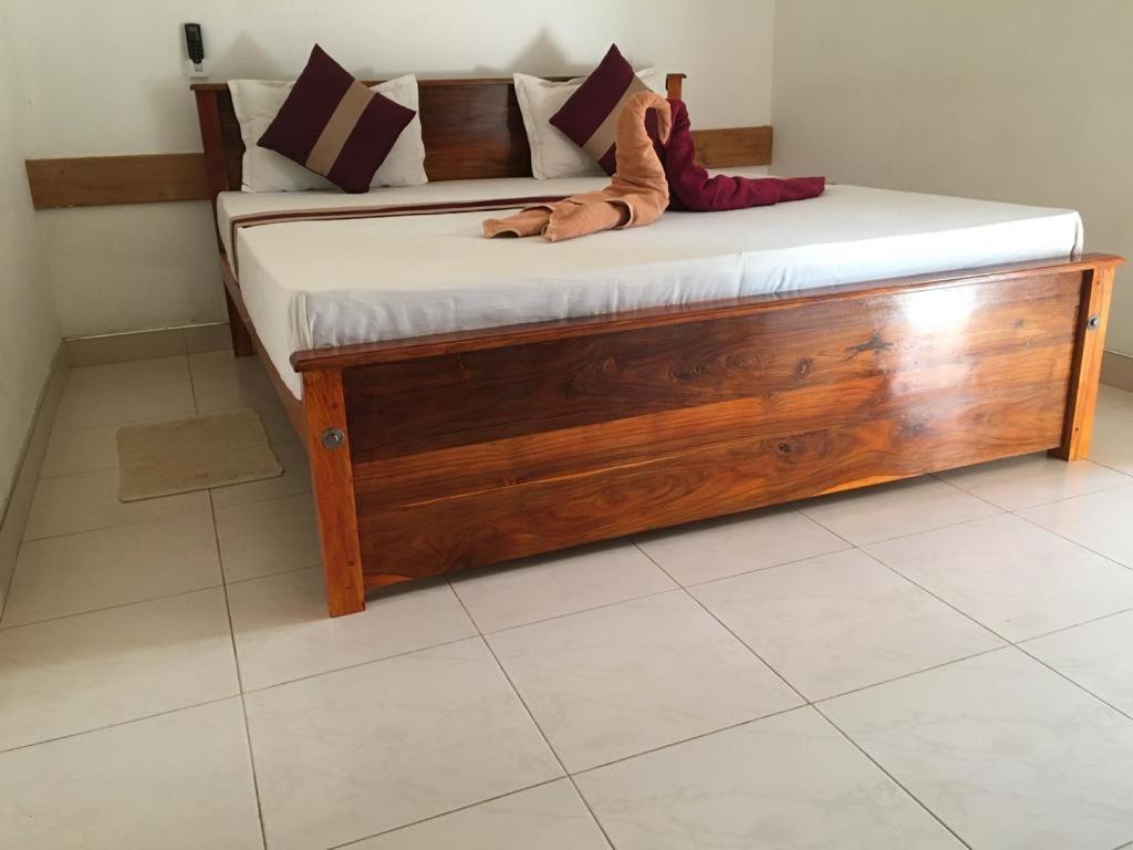 Treasure House Tourist Rest Hotel Anuradhapura Buitenkant foto