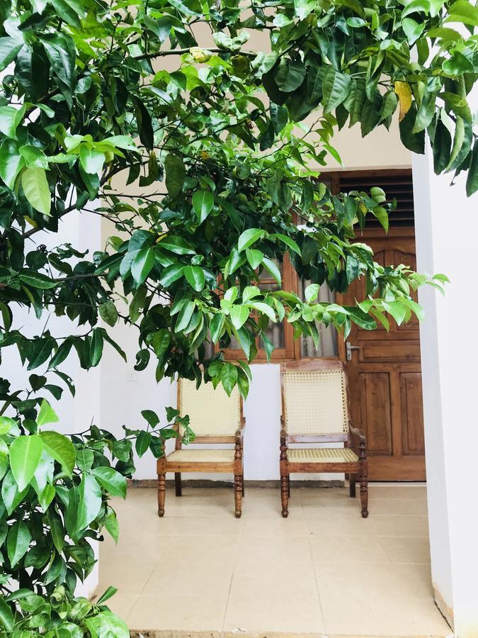 Treasure House Tourist Rest Hotel Anuradhapura Buitenkant foto