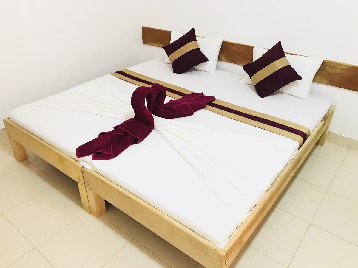 Treasure House Tourist Rest Hotel Anuradhapura Buitenkant foto